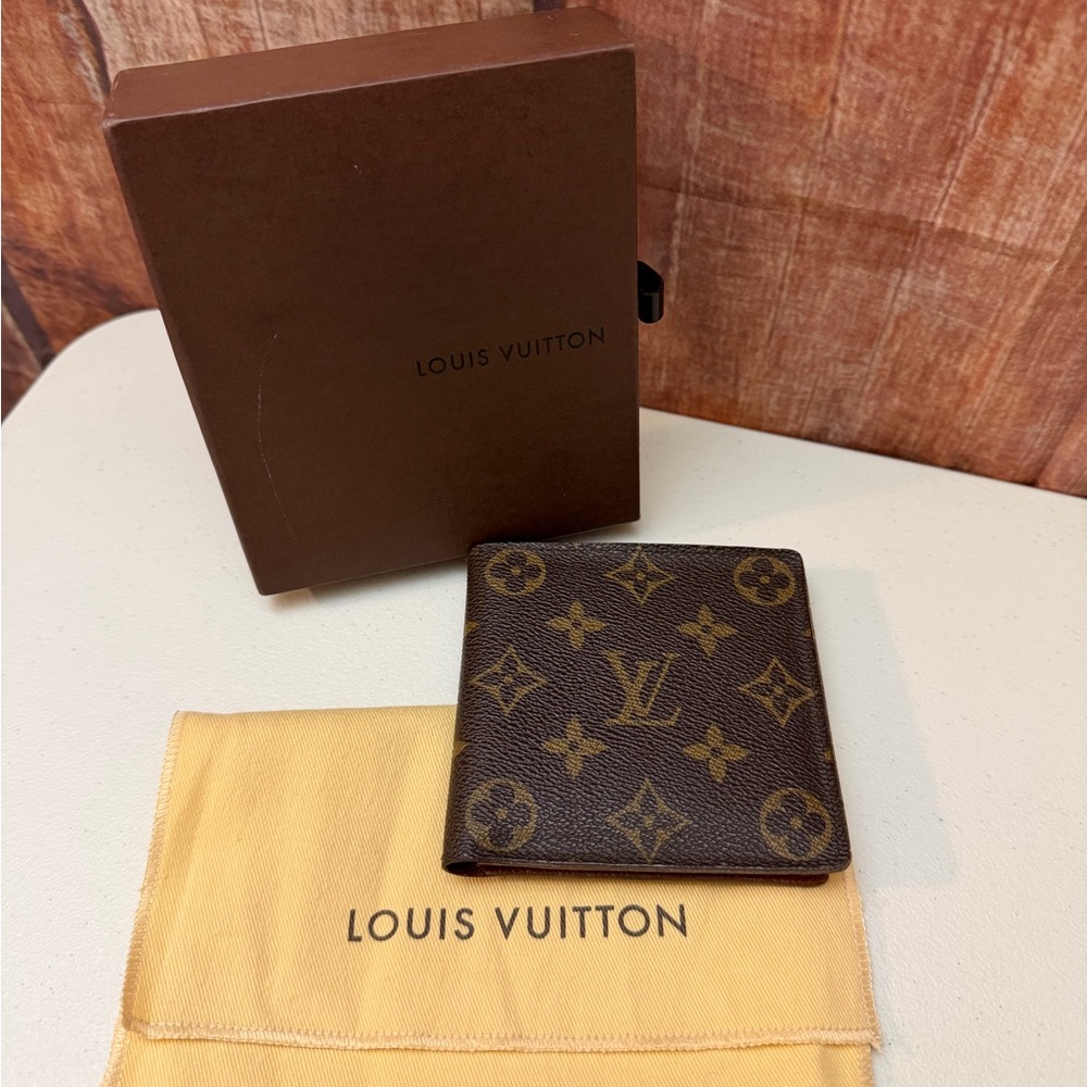 Louis Vuitton Brown Monogram Wallet - Picture 16 of 16